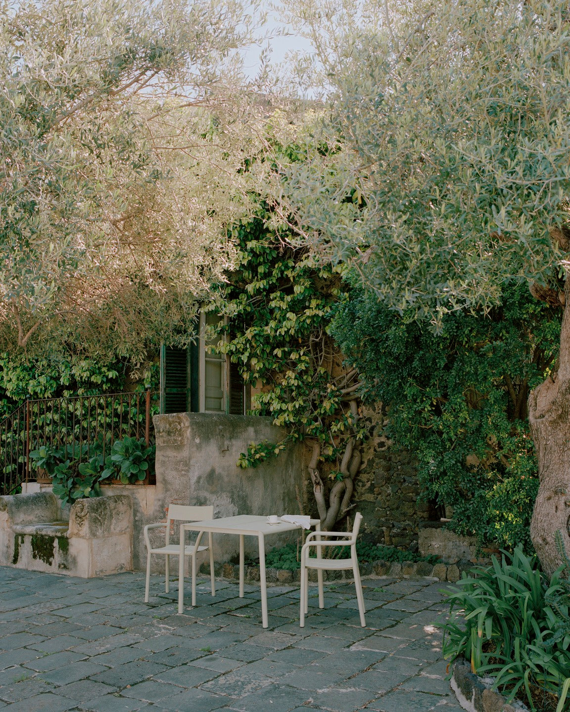 OUTDOOR