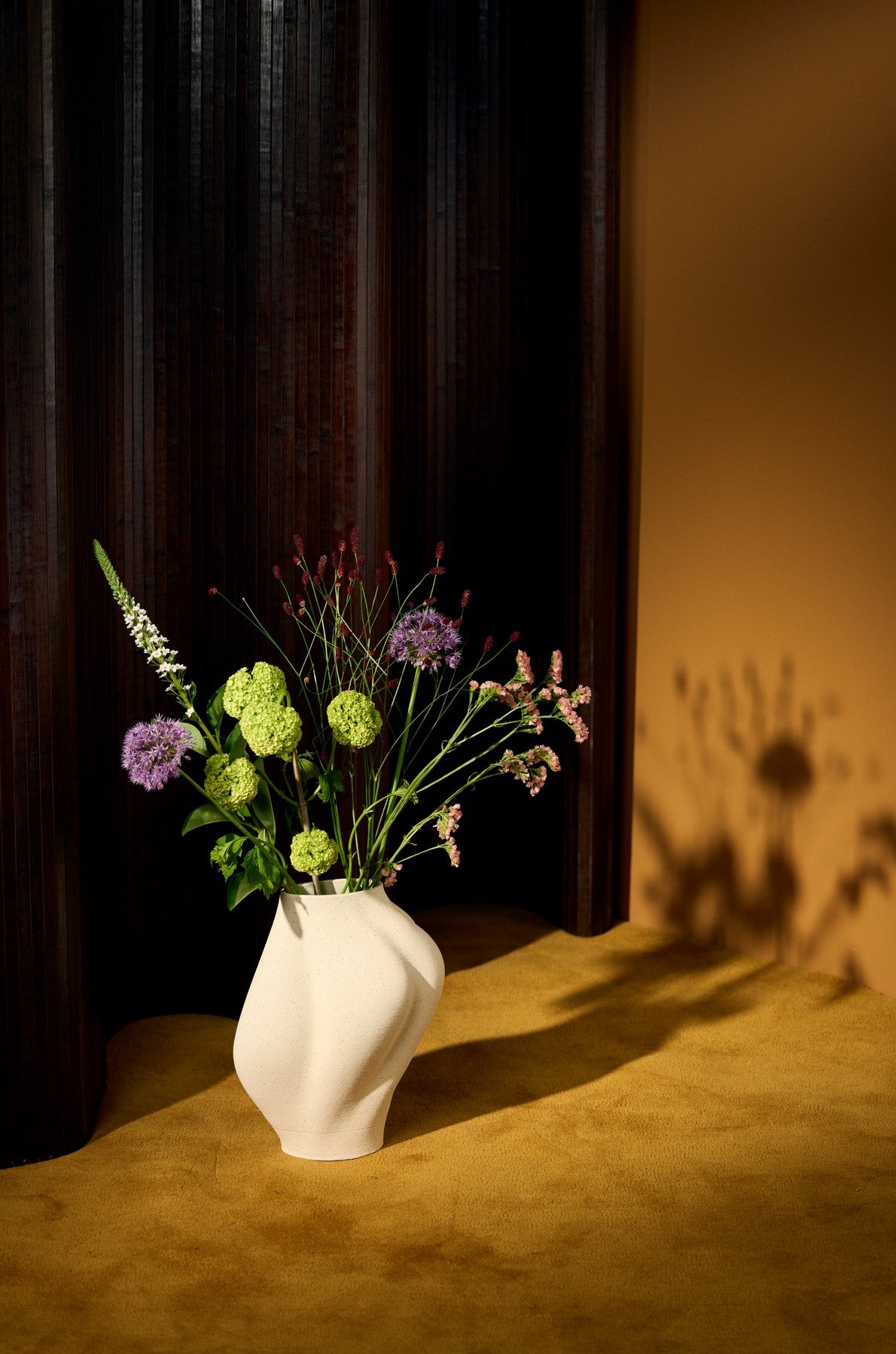 Saltare Vase Narrow, Cream