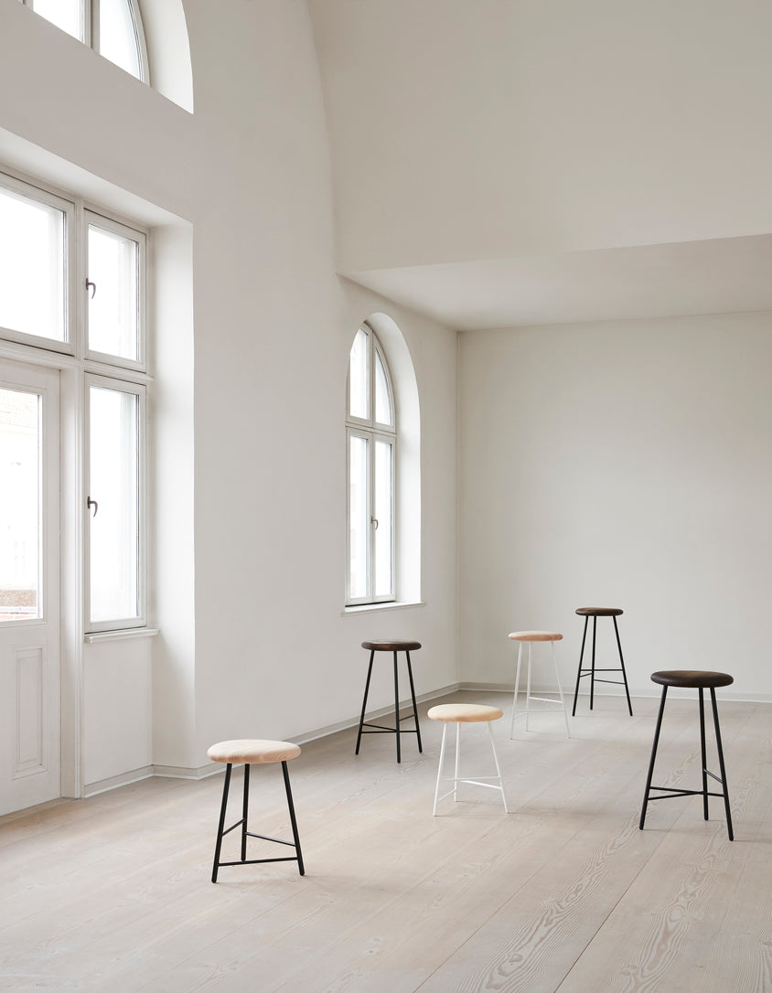 Pebble Bar Stool, Smoked Oak/Black Noir